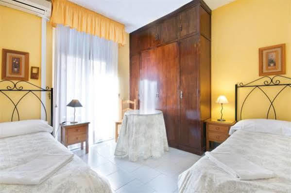 Pension Mesones Гранада Экстерьер фото
